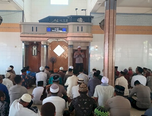 Wujud Polisi bersama Masyarakat, Wakapolres Ende Gelar Jumat Keliling di Masjid Mustakim Barai Desa Borokanda