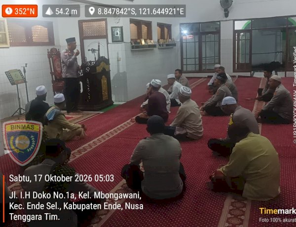 Polres Ende Polda NTT Gelar Subuh Keliling di Masjid Darul Yaqin Mbongawani, Polisi dan Umat Duduk Bareng Serap Aspirasi Kamtibmas