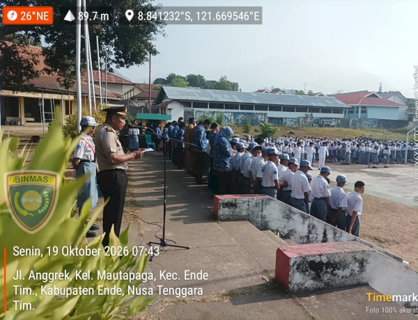 Cegah Bullyng higga Judi Online, Kasat Binmas Polres Ende Turun Langsung Jadi Irup di SMKN 2 Ende
