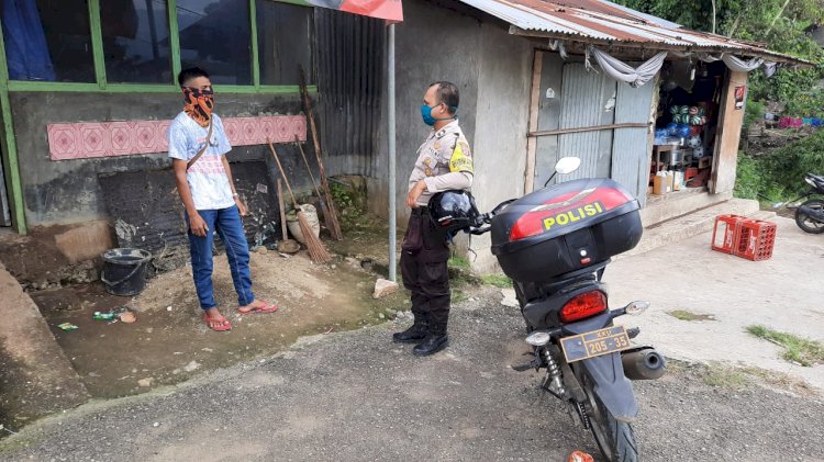 Bhabinkamtibmas Desa Nggumbelaka Himbau Cegah Penyebaran Covid-19