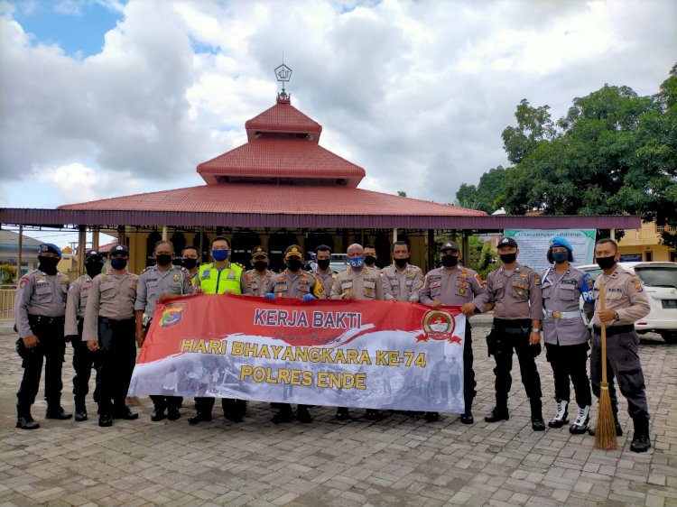 Dalam Rangka Sambut Hari Bhayangkara ke-74, Polres Ende Gelar Kerja Bakti Di Sejumlah Tempat Ibadah