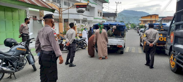 Demi Kelancaran Kegiatan, Personil Sat Sabhara Polres Ende Laksanakan Pam Pertemuan Perwakilan Jamaah Tabligh Wilayah Flores