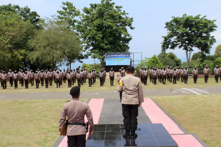 Kapolres Ende Resmi Tutup Diklat Gada Pratama Satpam Gel. VI Tahun 2020