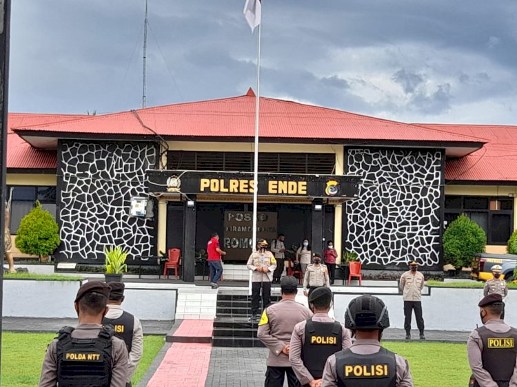 Kapolres Ende Pimpin Apel Kesiapan Pergeseran Dan Kelengkapan Personil Yang BKO Ke Polres Sikka