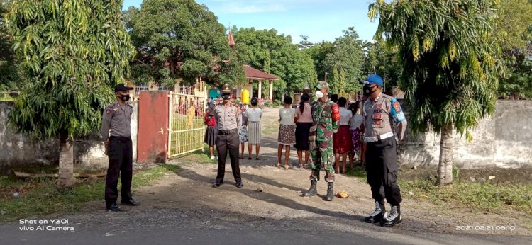 Ciptakan Pelayanan Prima,Kapolsek Maurole Bersama Anggotanya Melaksanakan Pengamanan Ibadah Misa Minggu Pagi