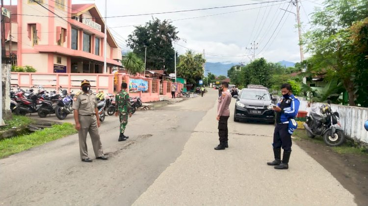 Guna Ciptakan Rasa Aman Dan Nyaman Umat Saat Ibadah Misa Jumat Agung Personil Polres Ende Dan Jajaran Laksanakan Pengamanan