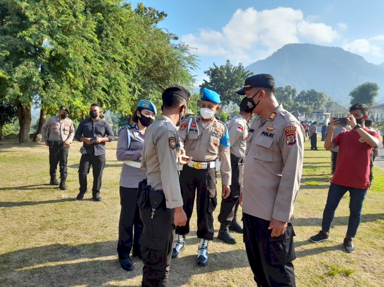 Cek Sikap Tampang Dan Kelengkapan Identitas Personil, Propam Polres Ende Laksanakan Gaktibplin