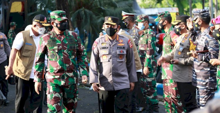 Panglima TNI dan Kapolri Dengarkan Keluhan Warga Bangkalan