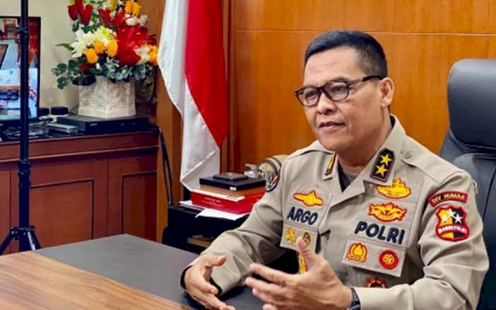 Polri Targetkan Vaksinasi Massal Serentak 1 Juta di Seluruh Indonesia Besok