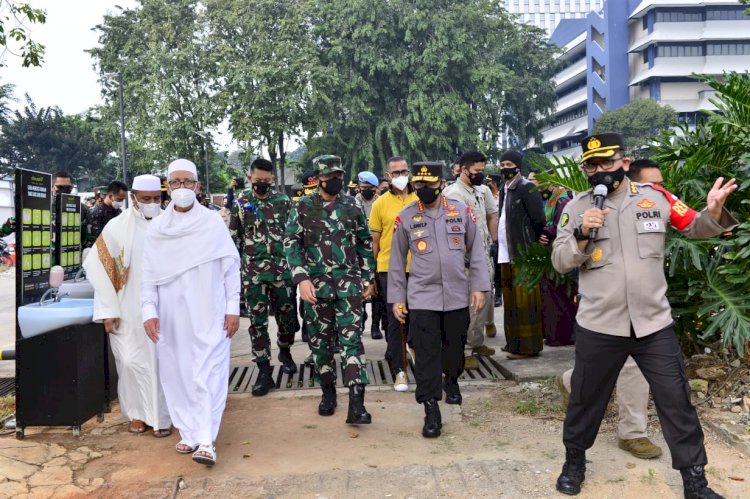 Ditarget 4.500 Orang, TNI-Polri Gelar Vaksinasi Massal Bareng  Rabithah Alawiyah di Cibis Park