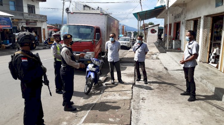 Menekan Angka Covid-19 Di Kab.Ende, Polres Ende Gencar Melakukan Patroli Penertiban PPKM Berbasis Mikro