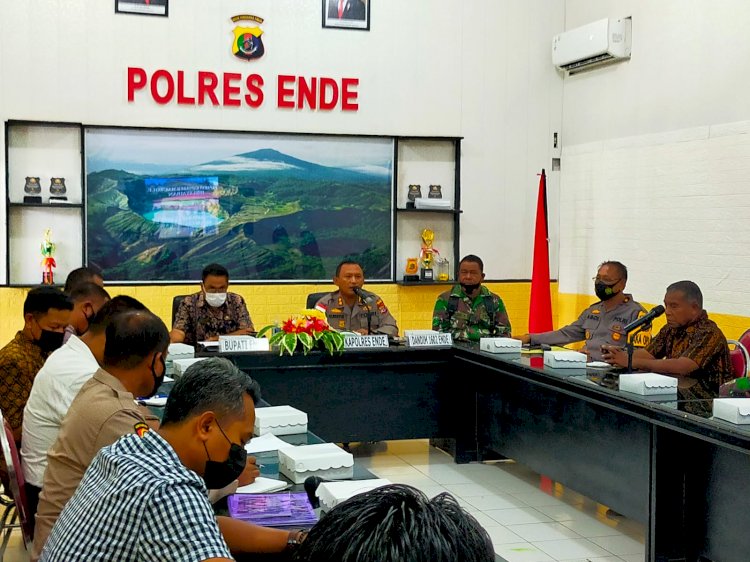 Kapolres Ende Pimpin Mediasi Permasalahan Klaim Hak Ulayat Di Desa Nggesabiri