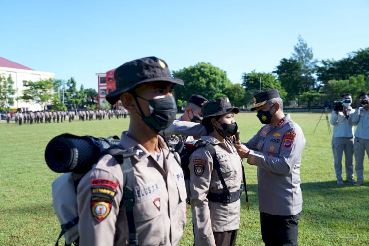 198 Bintara Remaja Ditsamapta Polda NTT Jalani Tradisi Pembaretan, Kapolda NTT : Kegiatan ini Dalam Rangka Memupuk Jiwa Korsa dan Tingkatkan Motivasi Diri