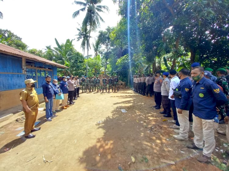 Gabungan Personil Polres Ende Dan Kodim 1602 Ende Lakukan Pengamanan Konstatering dan Eksekusi Sengketa Tanah di Kelurahan Paupire