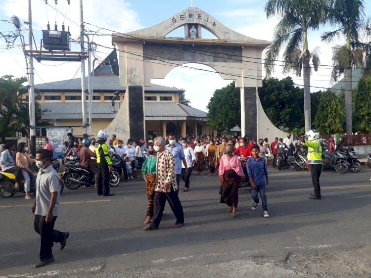 Pastikan Perayaan Kenaikan Isa Almasih Aman dan Kondusif, Polres Ende  Terjunkan Personel Pengamanan di Setiap Gereja