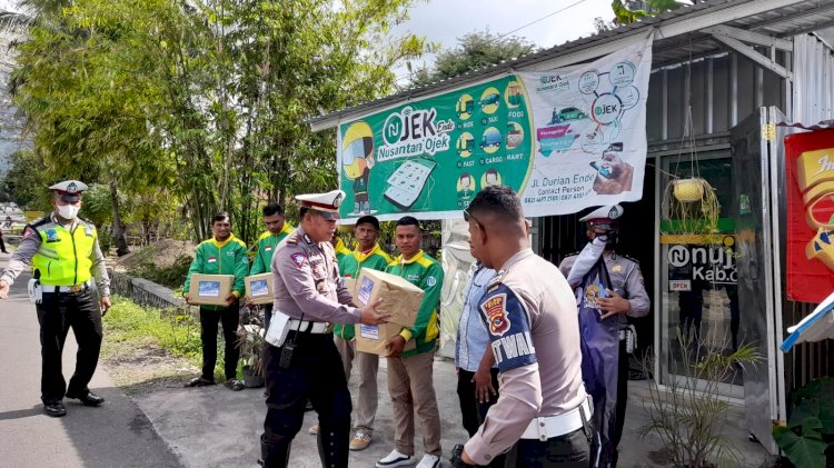 Bakti Sosial SatLantas Polres Ende Dalam Rangka Sambut HUT Polisi Lalu Lintas ke-67