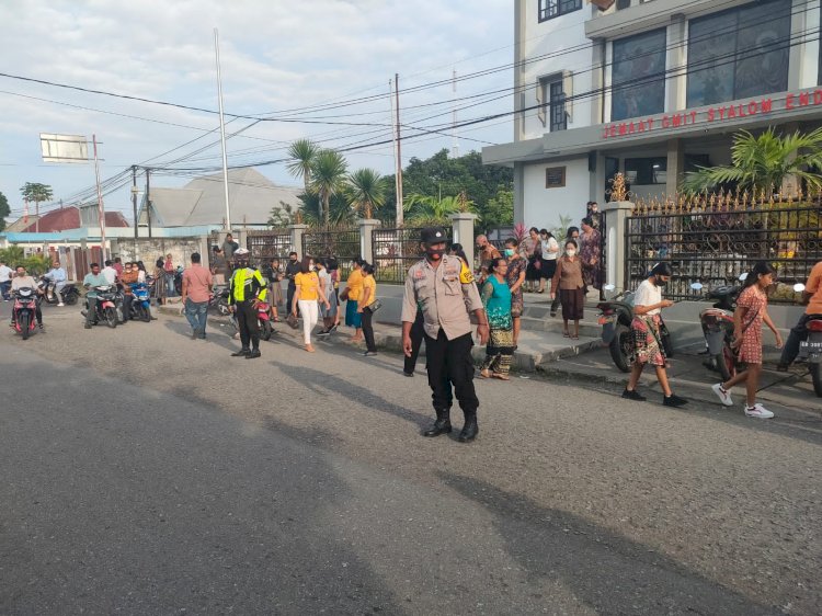 Berikan Rasa Aman, Personel Polres Ende Rutin Melaksanakan Pengamanan Ibadah di Gereja Setiap Hari Minggu