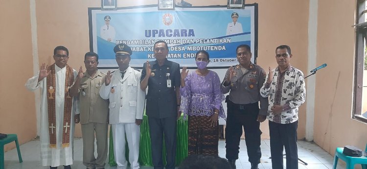 Kapolsek Ende Hadiri Upacara Pelantikan dan Pengambilan Sumpah Jabatan Kepala Desa Mbotutenda