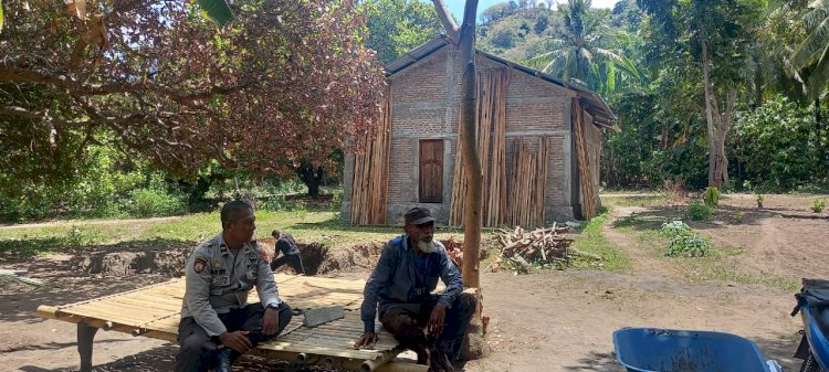 Sambang Dengan Tokoh Masyarakat, Kapolsek Lio Timur Harapkan Kerjasama Untuk Jaga Kamtibmas