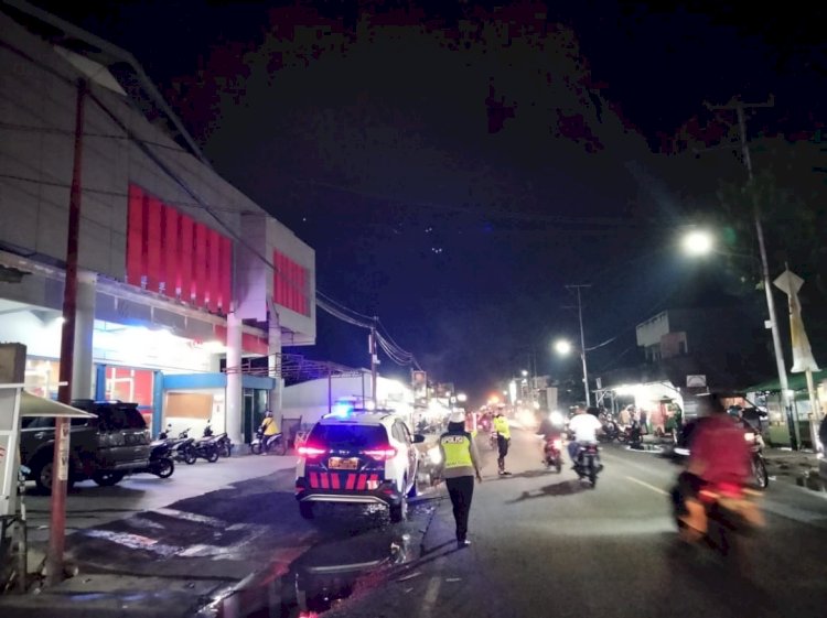 Ciptakan Kamseltibcar Lantas Pada Malam Hari, Sat Lantas Polres Ende Laksanakan Patroli Lampu Biru