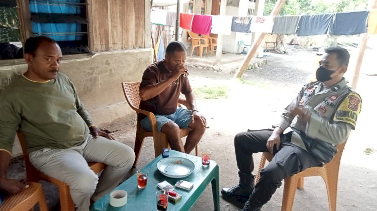 Rutin Melaksanakan Patroli Dan Sambang Kerumah Warga Binaan, Bhabinkamtibmas Sampaikan Pesan Kamtibmas