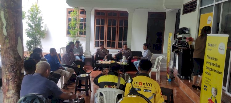 Sambang Dengan Driver Online Maxim, Kasat Lantas Polres Ende Berikan Himbauan Kamseltibcarlantas