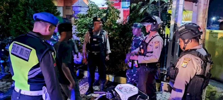 Ciptakan Kamtibmas Kondusif, Polres Ende Gandeng Koramil 1601/Ende Gelar Patroli Garnisun