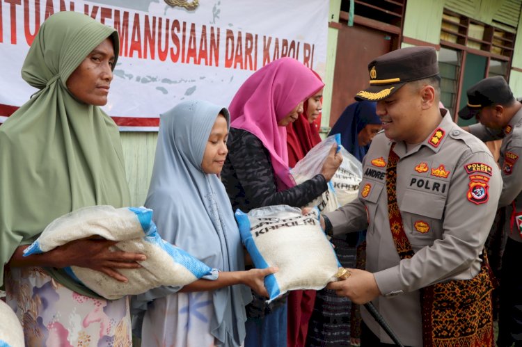 Hari Ke 2 Bantuan Kemanusiaan Dari Kapolri, Kapolres Ende Salurkan 100 Karung Beras Kepada Masyarakat Kurang Mampu