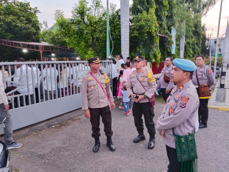 Waka Polres Ende Cek Langsung Pengamanan Perayaan Misa Kamis Putih di Gereja Yang Ada di Kota Ende