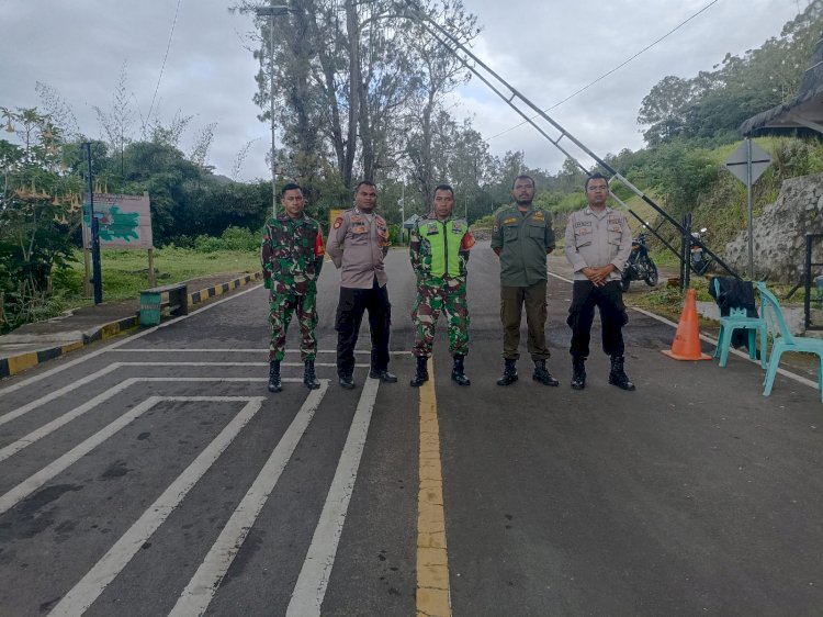 Sinergitas Bhabinkamtibmas dan Babinsa Amankan Tempat Wisata Danau Kelimutu