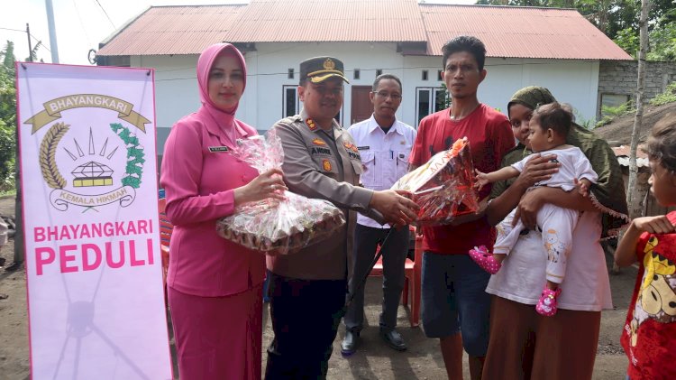 Peduli Terhadap Stunting, Kapolres Ende Sambangi Anak Penderita Stunting di Kecamatan Ende Selatan