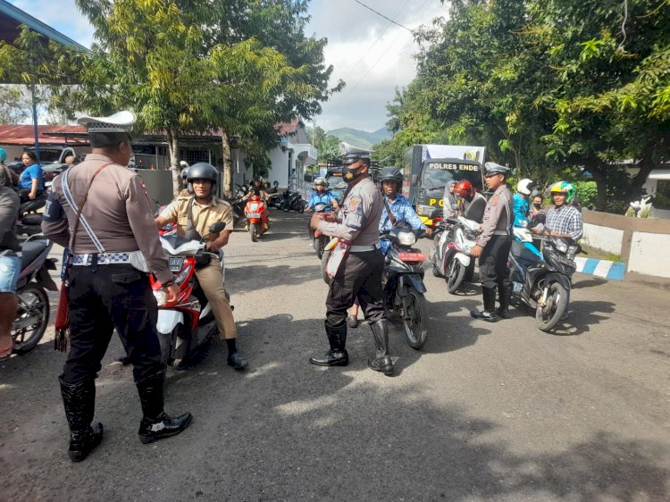 Ops Patuh 2023 Hari ke-7, Satlantas Polres Ende Terus Tindak Pelanggar yang Tidak Sesuai Ketentuan