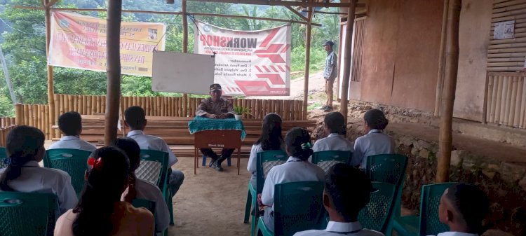 Cegah Penyalahgunaan Narkoba dan Kenakalan Remaja, Kapolsek Lio Timur Berikan Penyuluhan Kepada Peserta Didik Baru SMK ST. Ignatius One Seven