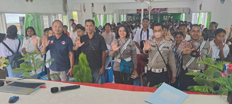 POLRES ENDE LAKSANAKAN SOSIALISASI  BAHAYA PENYALAHGUNAAN NARKOBA DAN PATUH BERKENDARA