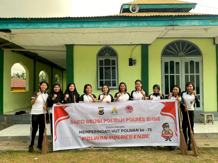 Dalam Rangka Menyambut Hari Jadi Yang Ke-75 Polwan Polres Ende Melaksanakan Kegiatan Bakti Religi di Tempat Ibadah