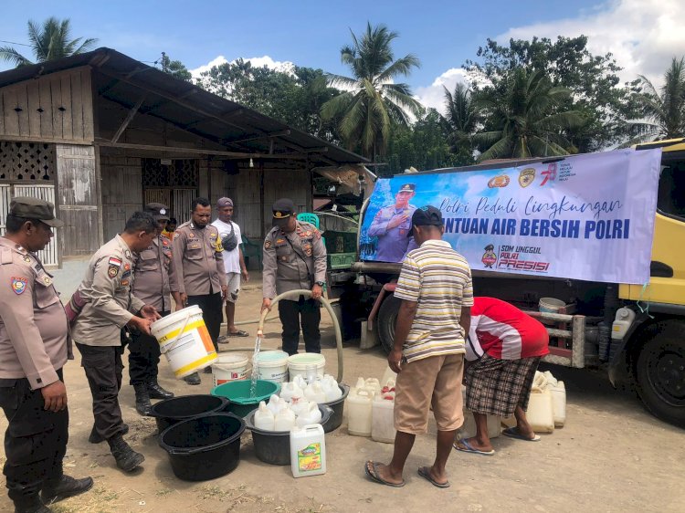 Polsek Ndona Salurkan Bantuan Air Bersih Kepada Warga Di Lingkungan Nuaraja Desa Manulondo