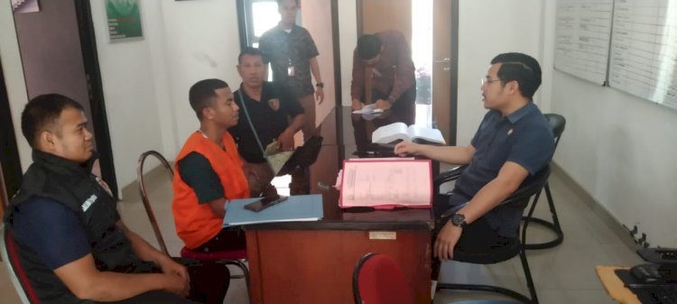 Berkas Dinyatakan Lengkap, Penyidik Satreskrim Polres Ende Serahkan Tersangka Kasus Tindak Pidana Perdagangan Orang (TPPO) Berikut Barang Bukti Kepada Penuntut Umum