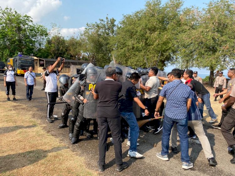 Jelang Pemilu 2024, Polres Ende Gelar Latihan Sistim Pengaman Kota