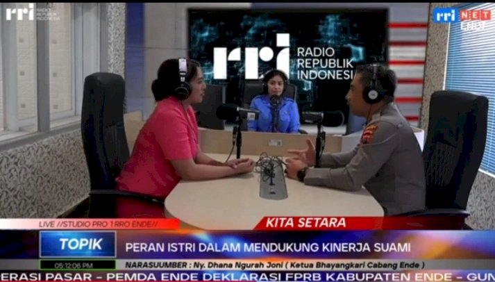 Diundang di RRI Ende Untuk Mengisi Dialog Interaktif, Simak Penyampaian Kapolres Ende dan Ibu Ketua Bhyangkari Ende