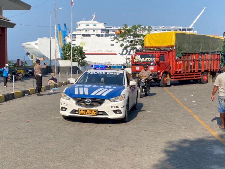 Pastikan Logistik Pemilu Aman, Polres Ende Lakukan Pengawalan