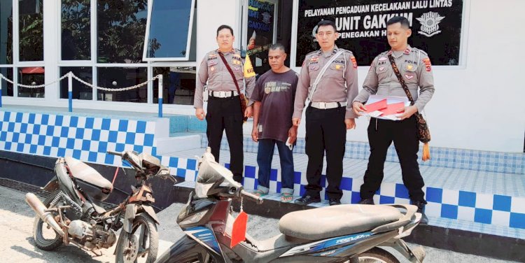 Berkas Perkara Lengkap, Penyidik Gakum Satlantas Polres Ende Serahkan Tersangka dan Barang Bukti ke JPU