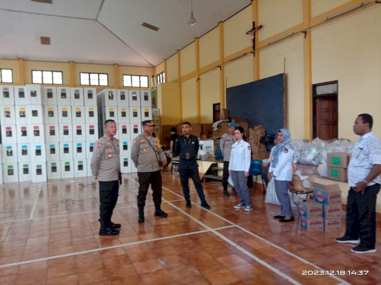 Wakapolres Ende Cek Logistik Pemilu Di Gudang Logistik KPUD Ende