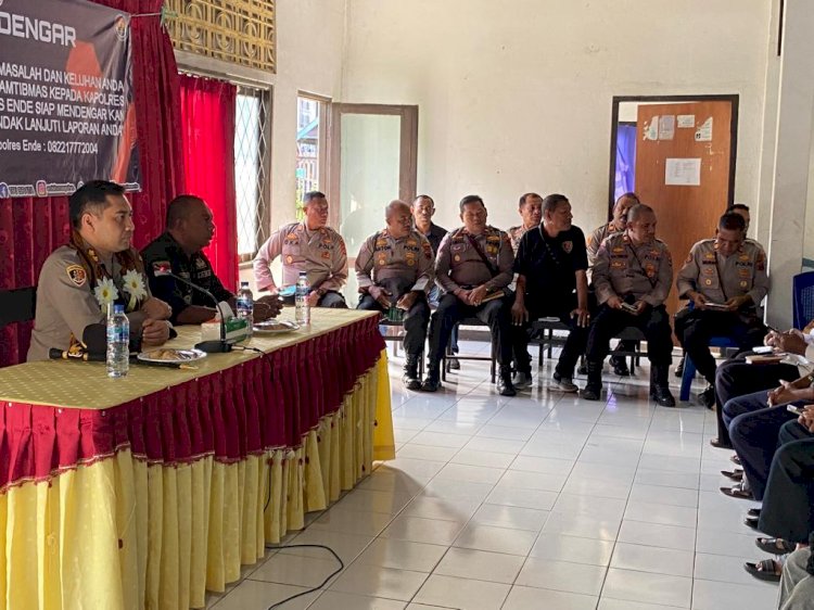 Kapolres Ende Pimpin Kegiatan Jumat Curhat Kapolres Mendengar di Kelurahan Tetandara