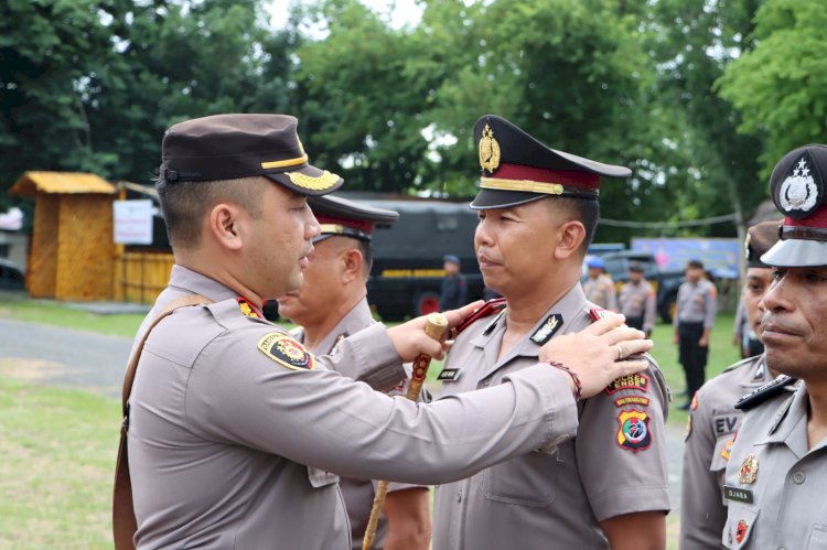 Kapolres Ende Pimpin Upacara Korp Rapor Kenaikan Pangkat 38 Personel Polres Ende