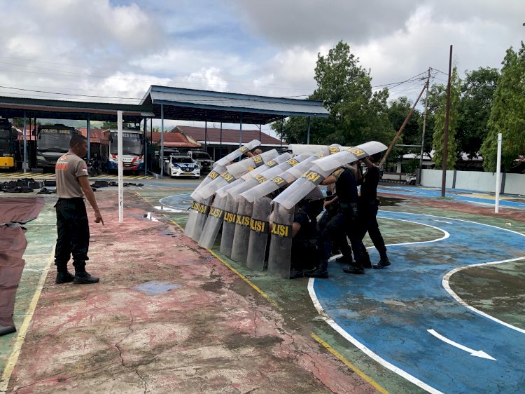 Tingkatkan Kemampuan Anggota, Polres Ende Gelar Latihan Dalmas