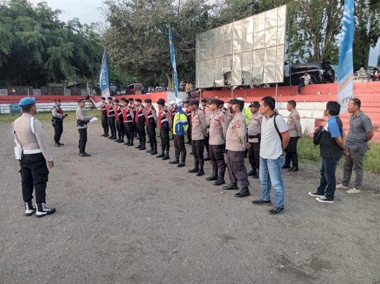 Pastikan Berjalan Aman, Personel Polres Ende Lakukan Pengamanan Kegiatan Launching Tahapn Pilkada di Ende