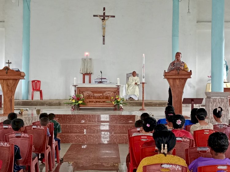 Minggu Kasih Kapolsek Wolowaru Beri Pesan Pesan Kamtibmas Kepada Umat Kapela Stasi Wiwipemo