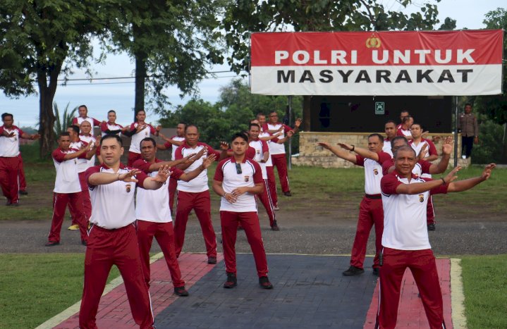 Jaga Kesehatan dan Kebugaran, Kapolres Ende Pimpin Senam Bersama