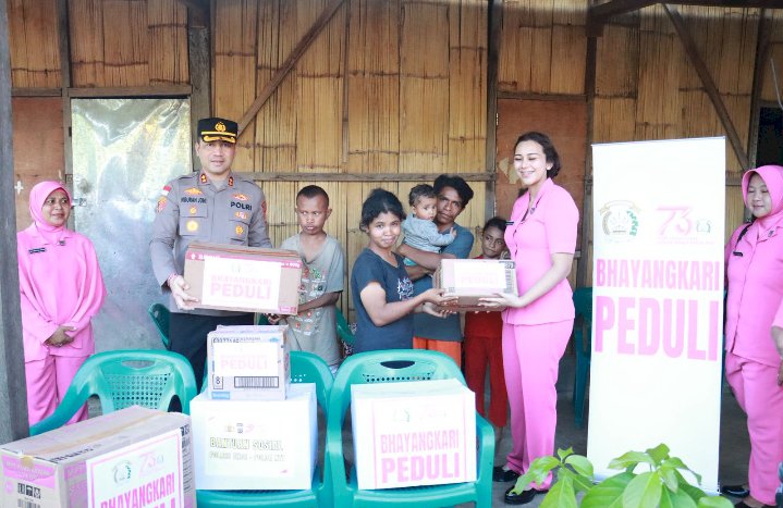 Polres Ende dan Bhayangkari Cabang Ende Beri Bantuan Sosial di Panti Anak Berkebutuhan Khusus