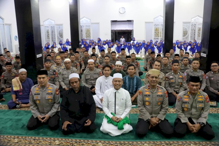 Doa dan Dzikir HUT Bhayangkara Ke-79 Polda Sulteng Menghadirkan Ustad Das'ad Latif